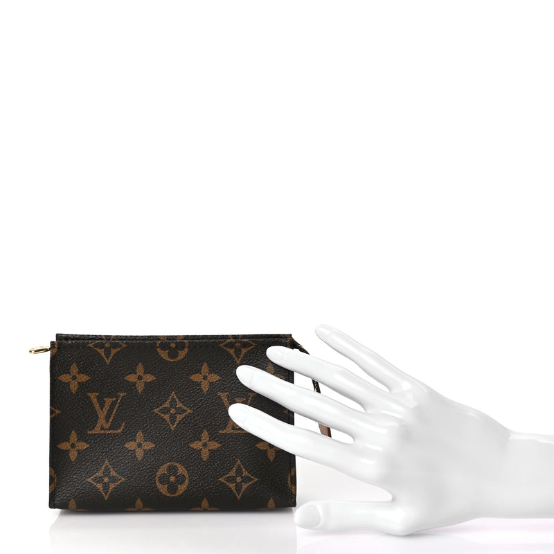  Louis Vuitton Monogram Toiletry Pouch 15