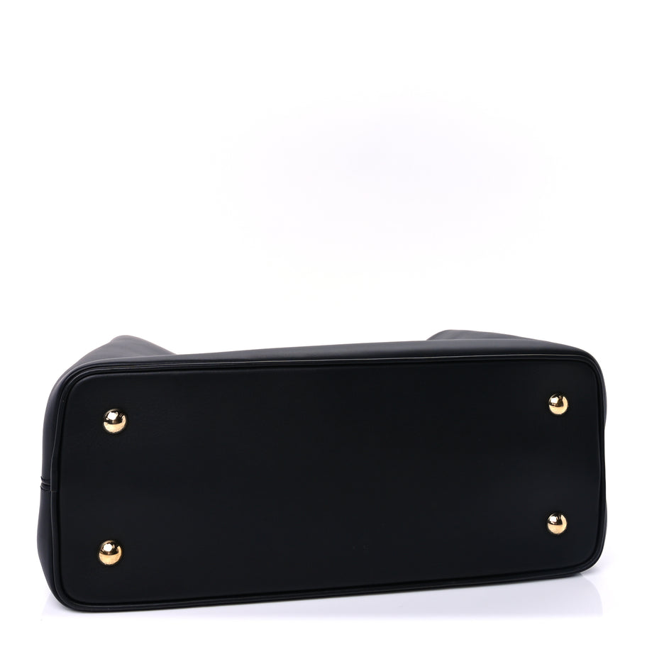 Louis Vuitton Smooth Calfskin Capucines GM Souple  Black Image 3