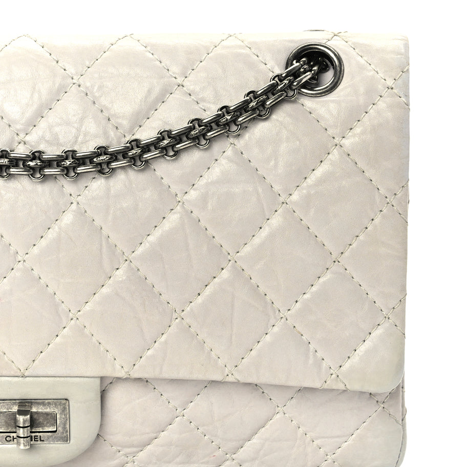Chanel Aged Calfskin 2.55 Reissue 226 Flap  Ivory Image 7