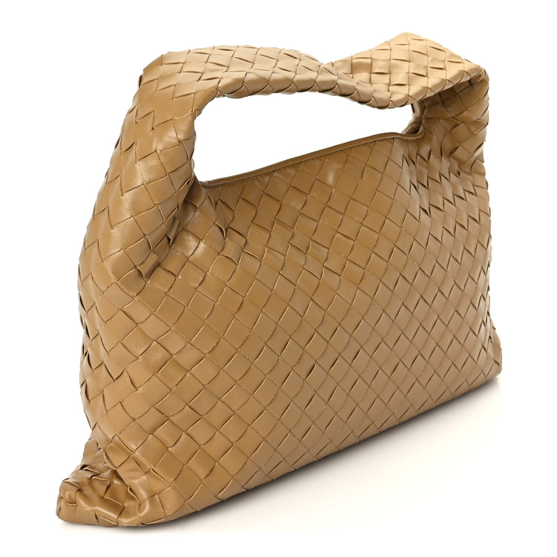  Bottega Veneta Calfskin Intrecciato Small Hop Dark Praline