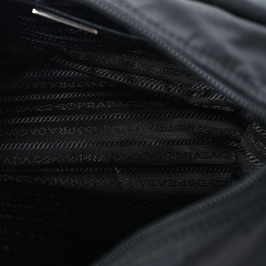 Prada Re-Nylon Vela Saffiano Pocket Single Buckle Messenger Shoulder Bag  Black Image 4