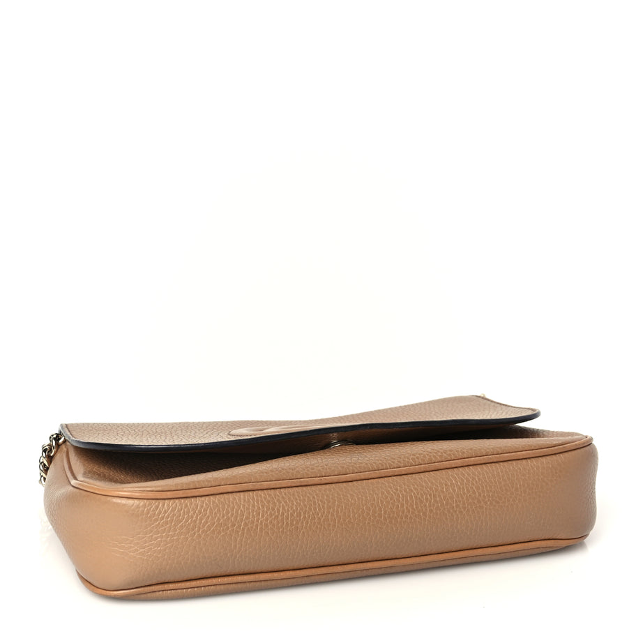 Gucci Pebbled Calfskin Medium Soho Flap Crossbody Camelia Image 3