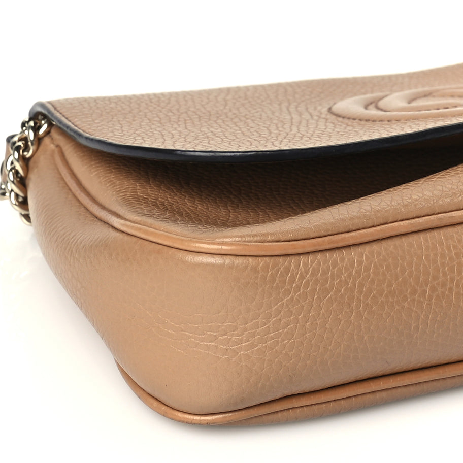 Gucci Pebbled Calfskin Medium Soho Flap Crossbody Camelia Image 8