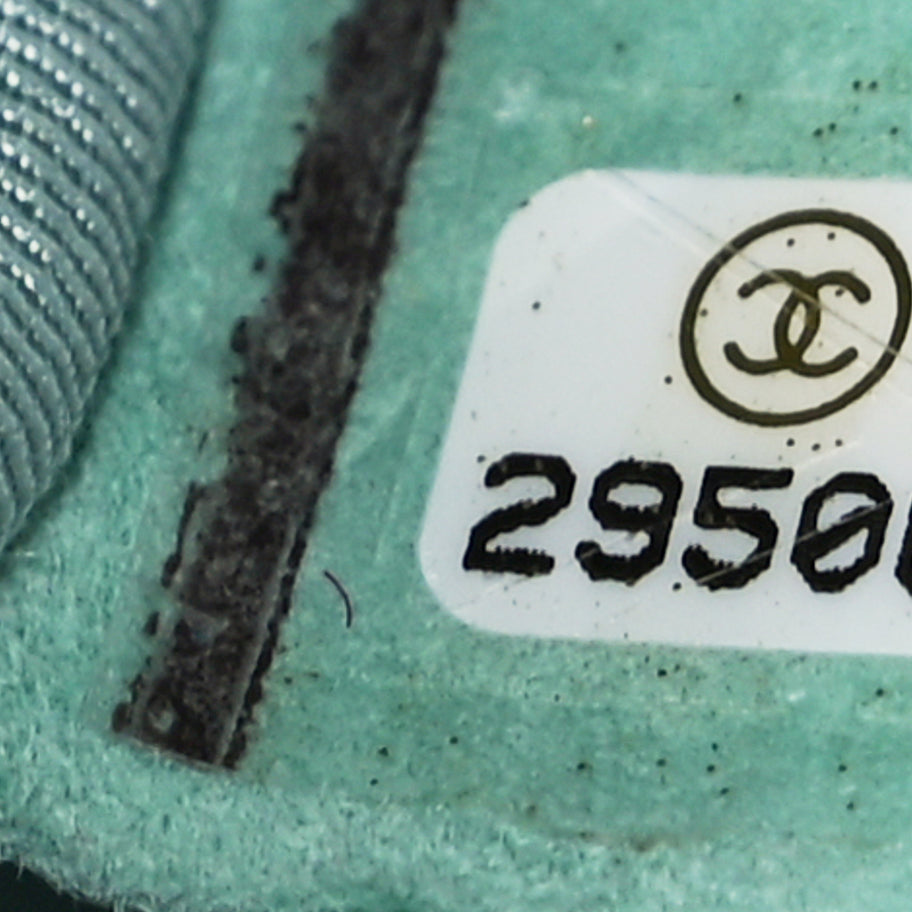 Chanel Caviar Chevron Quilted Medium Boy Flap  Light Blue Image 6