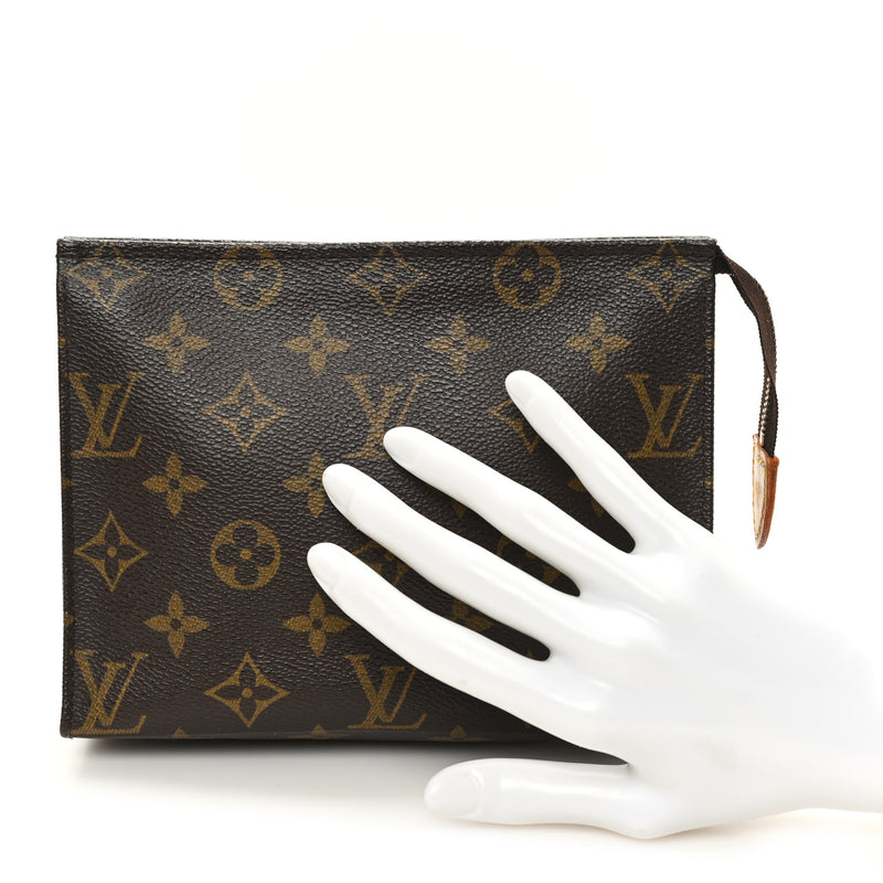  Louis Vuitton Monogram Toiletry Pouch 19
