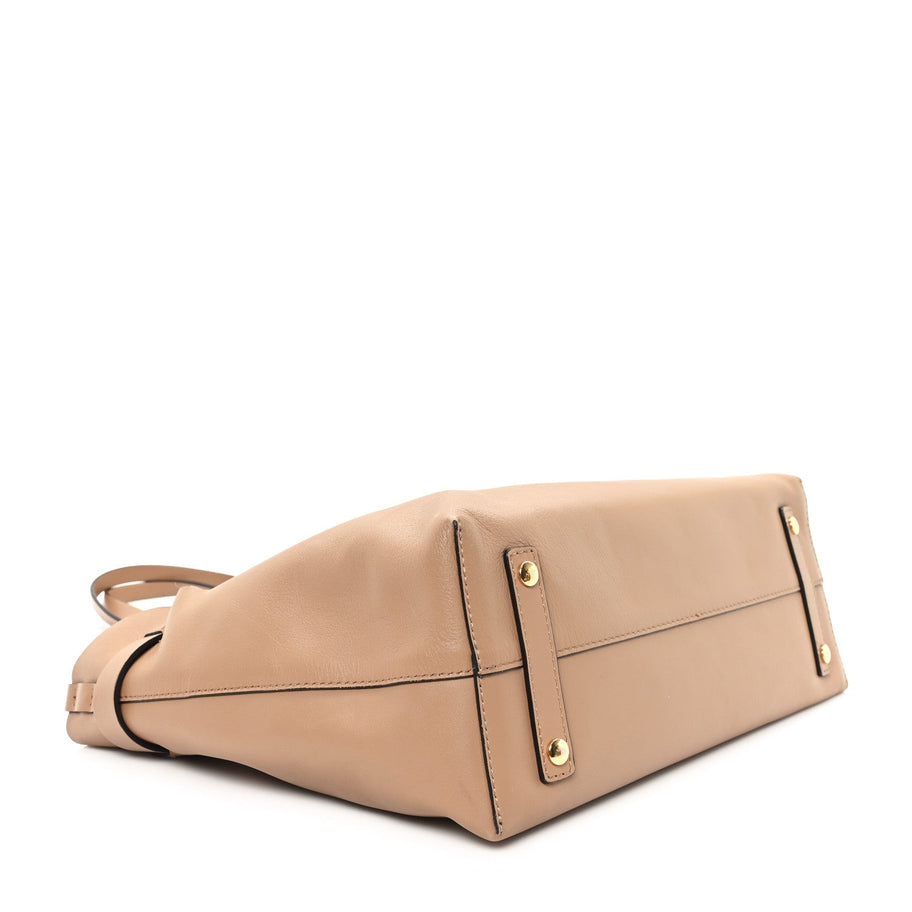 Burberry Soft Smooth Calfskin Medium Tote Limestone Image 4