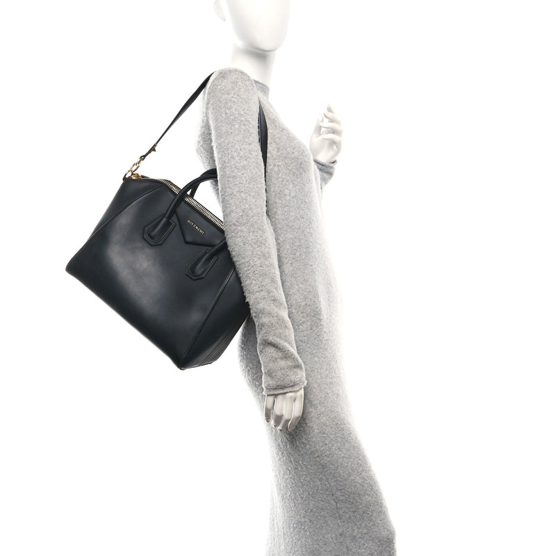  Givenchy Rubber Effect Calfskin Antigona Black