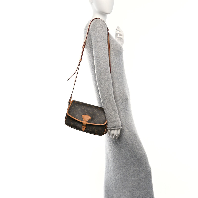  Louis Vuitton Monogram Sologne