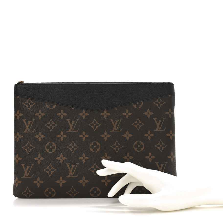 Louis Vuitton Monogram Daily Pouch Black Image 2