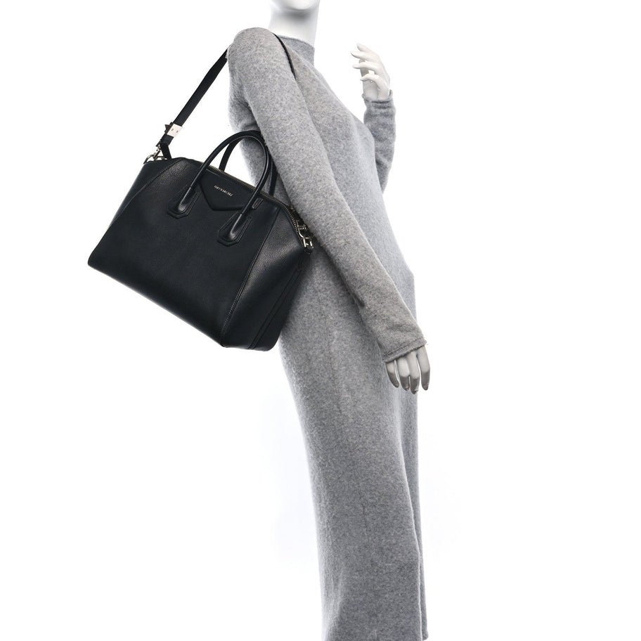 Givenchy Sugar Goatskin Medium Antigona Black Image 2