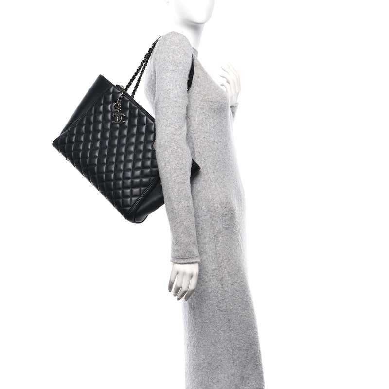  Chanel Lambskin Quilted Shopping Tote Black