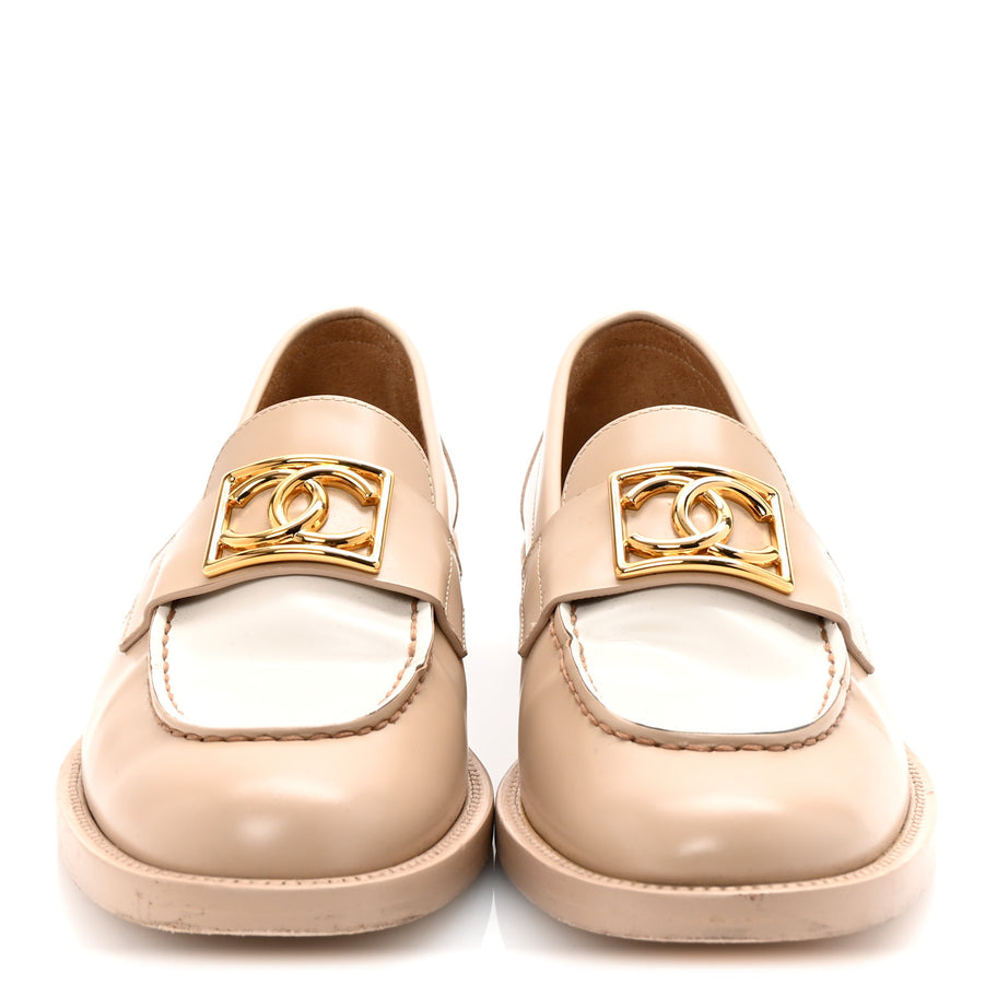 Chanel Shiny Calfskin CC Loafers 38 Beige White Image 3