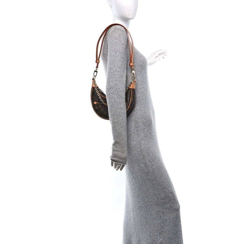  Louis Vuitton Monogram Loop