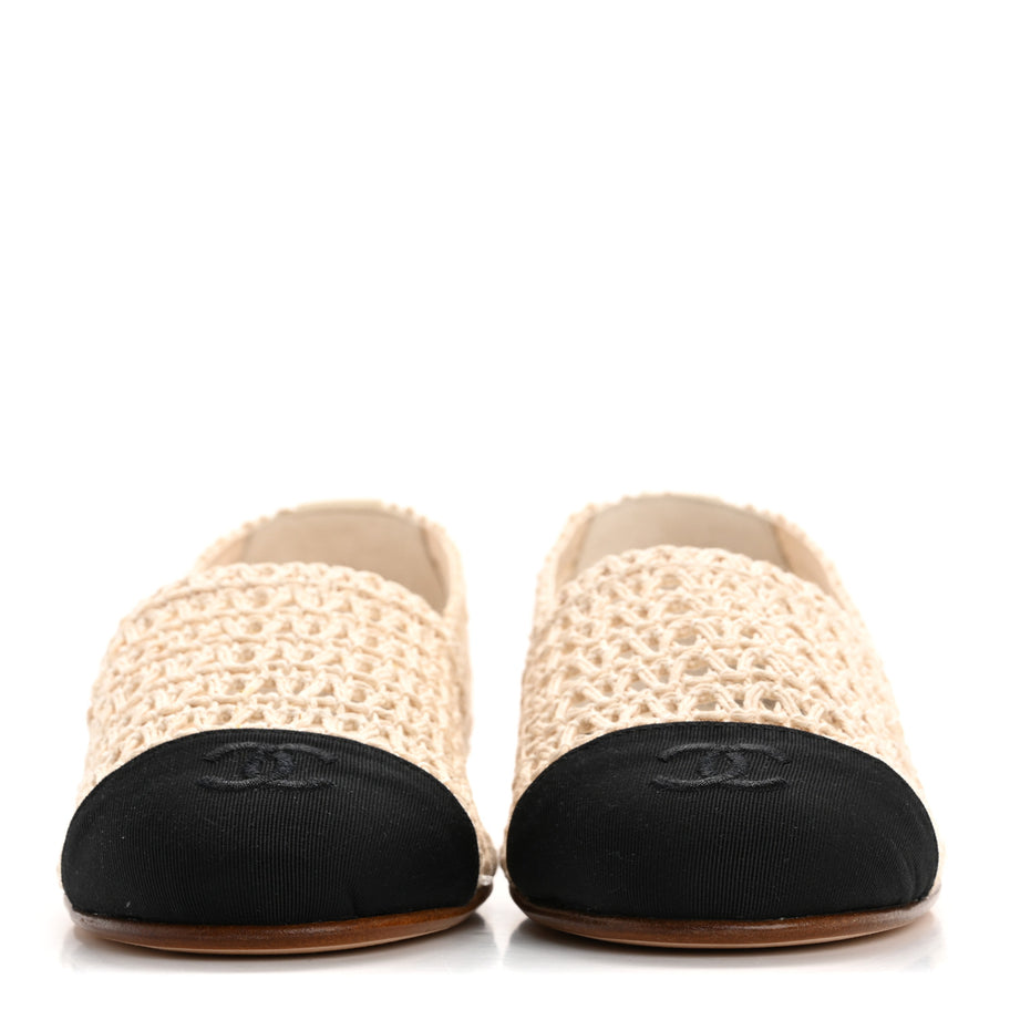 Chanel Knit Grosgrain Cap Toe CC Moccasin Loafers 35.5 Ivory Black Image 3