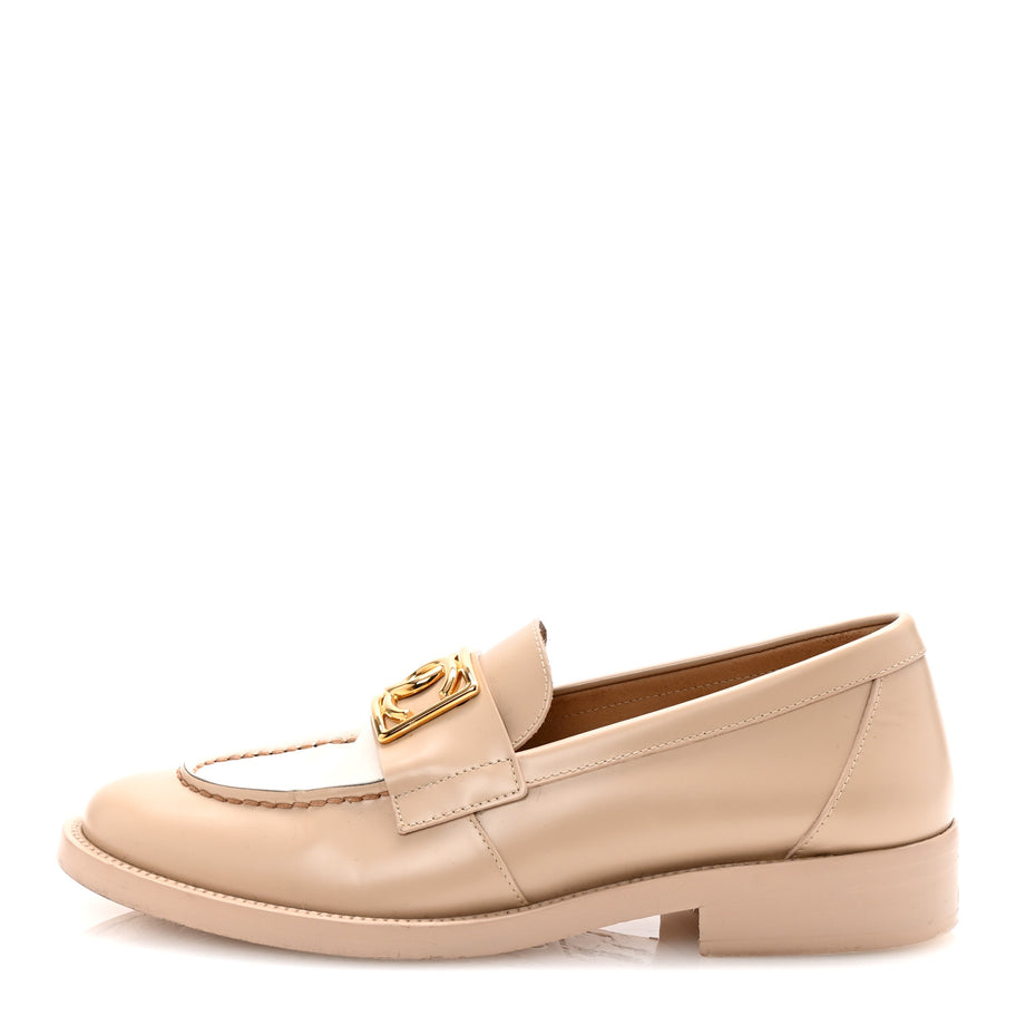 Chanel Shiny Calfskin CC Loafers 38 Beige White Image 1
